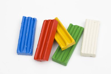 beyaz zemin üzerine hamuru