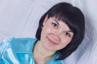 kız beyaz zemin üzerine