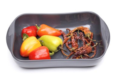 Beyaz arka planda sebzeler