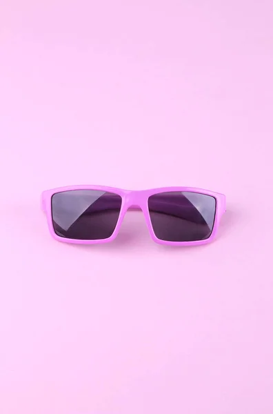 Óculos Sol Rosa Sobre Fundo Rosa Brilhante Acessórios Praia — Fotografia de Stock