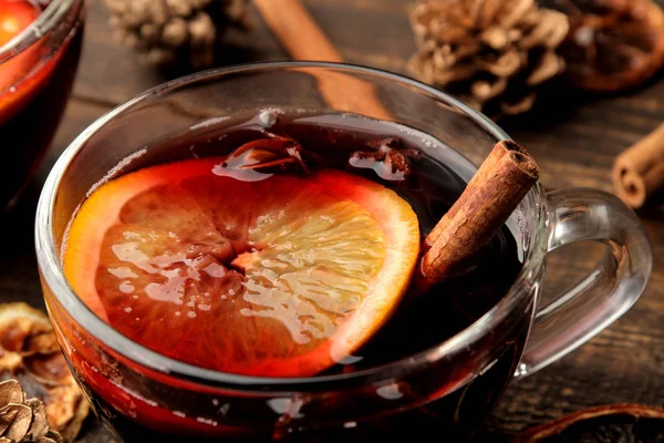 Hot Mulled Wine Cinnamon Orange Glass Cups Dark Background Christmas — Stock Photo, Image