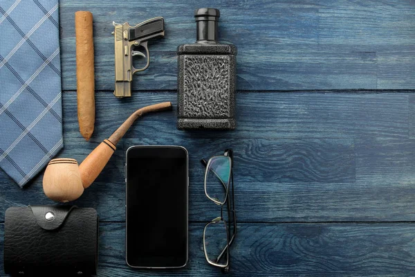 Férfi Accessories Men Stílus Smartphone Parfüm Dohányzás Cső Szemüveg Szivar — Stock Fotó