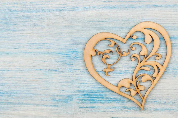 Деревянное Сердце Синем Деревянном Фоне Место Смс День Святого Валентина — стоковое фото