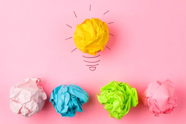 Концепція Творчої Ідеї Концепція Творчої Ідеї Збиті Паперові Кульки Пофарбовані — стокове фото
