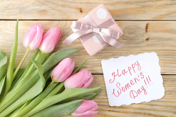 Mooie Boeket Bloemen Van Roze Tulpen Tekst Happy Women Day — Stockfoto