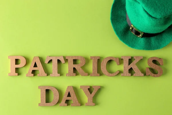 Patrick Gün Kutlama Yeşil Cüce Şapkası Metin Parlak Yeşil Arka — Stok fotoğraf