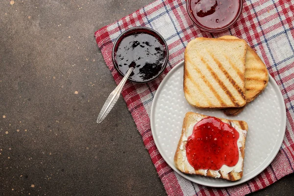 Toasts Jam Fried Crispy Toast Red Jam Dark Background Breakfast — Stock Photo, Image