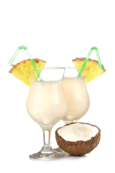 칵테일 콜라다 콜라다 Pina Colada 코코넛 밀크와 파인애플 주스를 곁들인 — 스톡 사진
