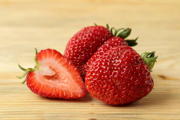 Fraises Mûres Délicieuses Gros Plan Fraise Rouge Sur Table Bois — Photo