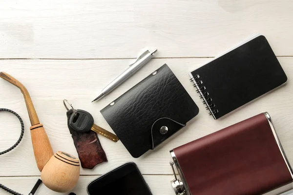 Mannen Accessories Men Van Stijl Bril Visitekaartjeshouder Sigaar Smartphone Laptop — Stockfoto