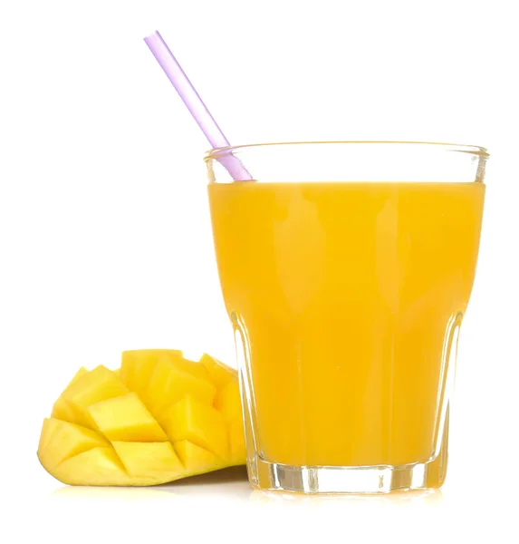 Rijpe Verse Mango Vruchten Mango Sap Een Glas Een Witte — Stockfoto