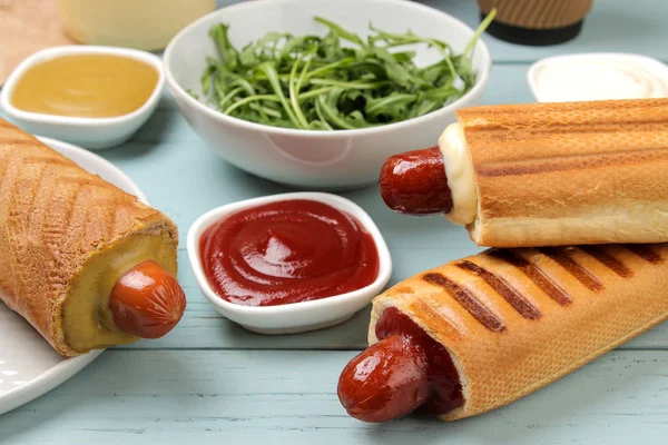 Des Hot Dogs Français Délicieux Hot Dogs Moutarde Mayonnaise Ketchup — Photo