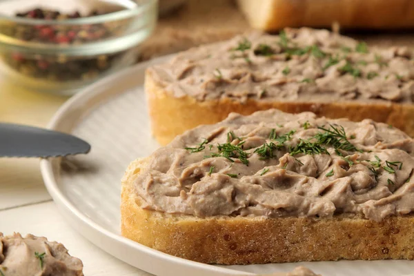 Verse Zelfgemaakte Kip Lever Pate Met Kruiden Voor Brood Een — Stockfoto