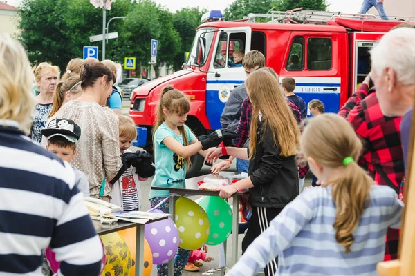 Horki Belarus Julho 2018 Crianças Diferentes Idades Brincam Férias Parque — Fotografia de Stock