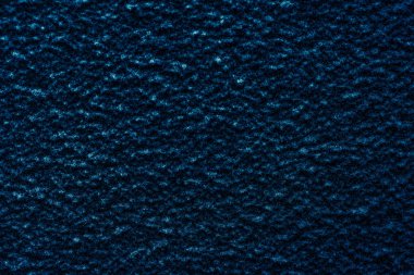 Soğuk karlı buzlu koyu mavi arka plan. Soğuk kış hava doku. Karanlık kar taneleri arka plan 