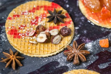 Koyu arka planda tatlı tatlı. Gau ile geleneksel kahvaltı