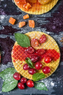 Koyu arka planda tatlı tatlı. Gau ile geleneksel kahvaltı