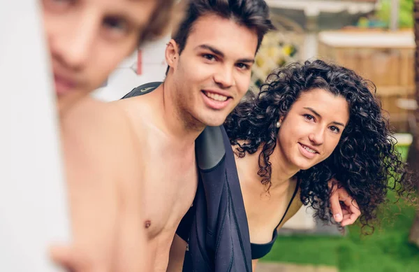 Group of people in swimsuit having funoutdoors — Stock Photo, Image