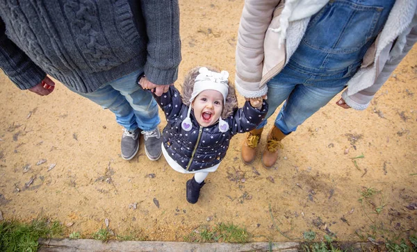 Ovanifrån Man Och Kvinna Med Händerna Leende Och Lycka Liten — Stockfoto