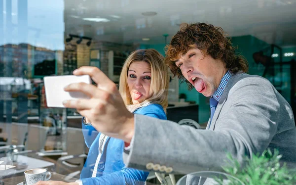 Coworkers taking a selfie — Stock Photo, Image
