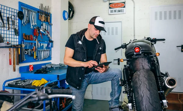 Tablet ile özel motosiklet kontrol mekanik