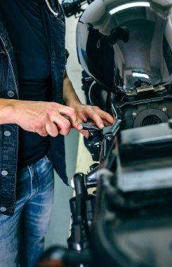 Özelleştirilmiş motosiklet tamiri tamircisi