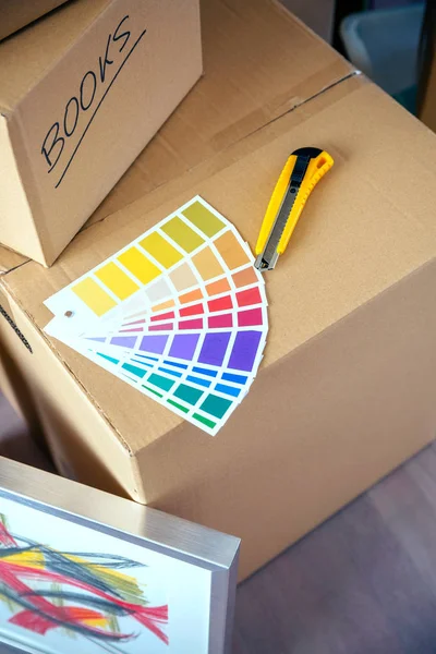 Dettaglio tavolozza colori e cutter — Foto Stock