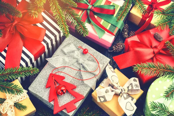 Ajuste Navideño Con Regalos Cajas Decoración Festiva —  Fotos de Stock