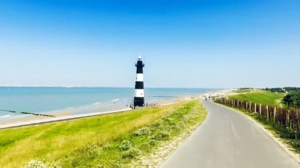 Riding Bike Aan Kustweg Zomer Landschap Met Zeelandschap — Stockvideo