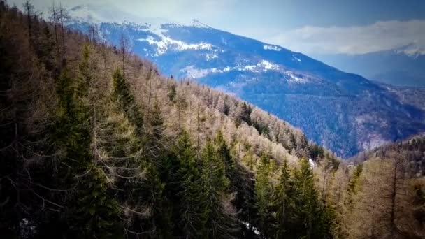 Escénicas Imágenes Aéreas Verdes Colinas Cubiertas Nieve — Vídeo de stock