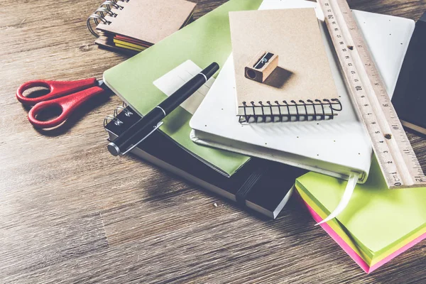 Schul- oder Geschäftskonzept mit Agenda — Stockfoto