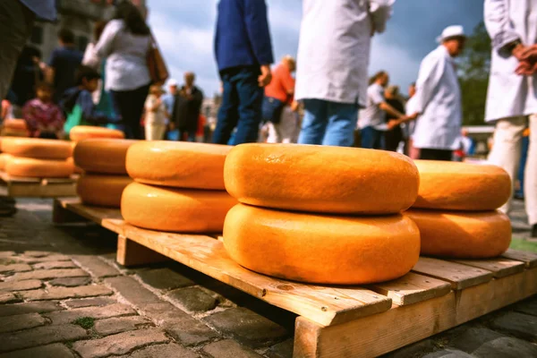 Holanda Rodadas Queijo Mercado Tradicional Livre — Fotografia de Stock