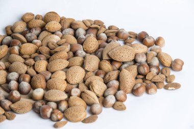 Ceviz, badem ve fındık kabuklarında