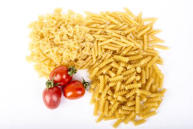 İtalyan makarna domates ile