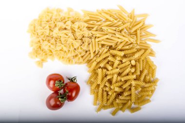 İtalyan makarna domates ile