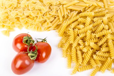 İtalyan makarna domates ile