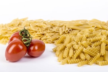 İtalyan makarna domates ile