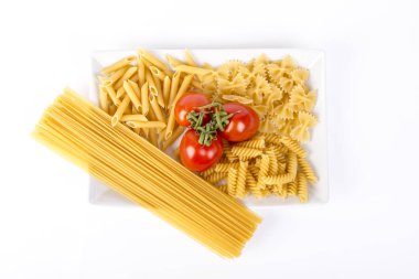 İtalyan makarna domates ile