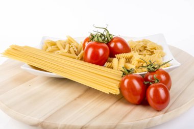 Pasta italiana con pomodori