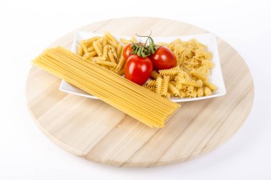 Pasta italiana con pomodori
