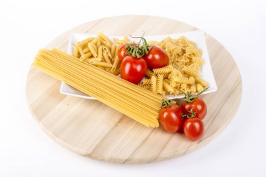 Pasta italiana con pomodori