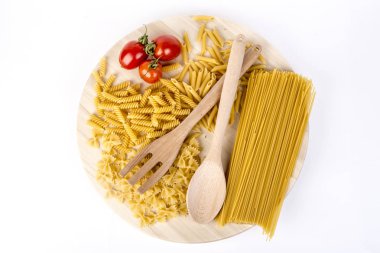 Pasta italiana con pomodori