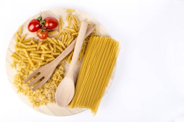 Pasta italiana con pomodori