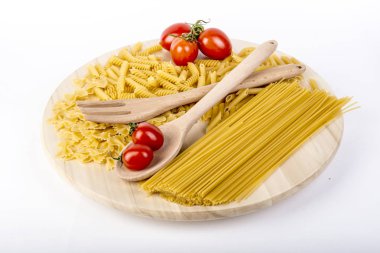 Pasta italiana con pomodori