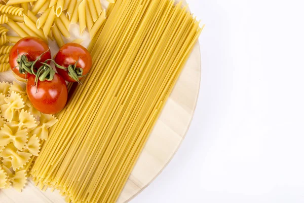 Pasta italiana con pomodori