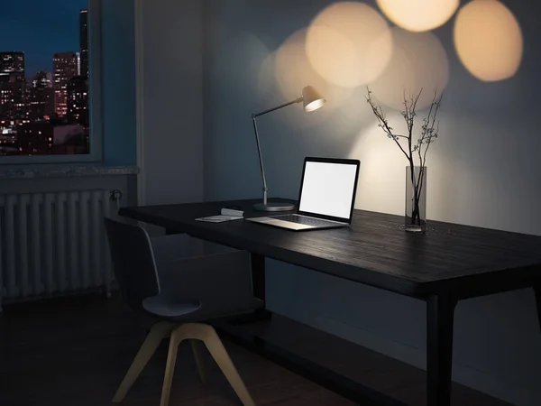 Realistische laptop op een donkere tafel onder de lamp in de donkere kamer, 3D-rendering — Stockfoto