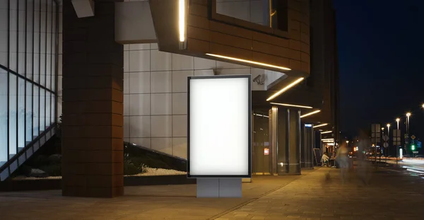 Banner iluminado en blanco en una calle de la ciudad nocturna. renderizado 3d — Foto de Stock