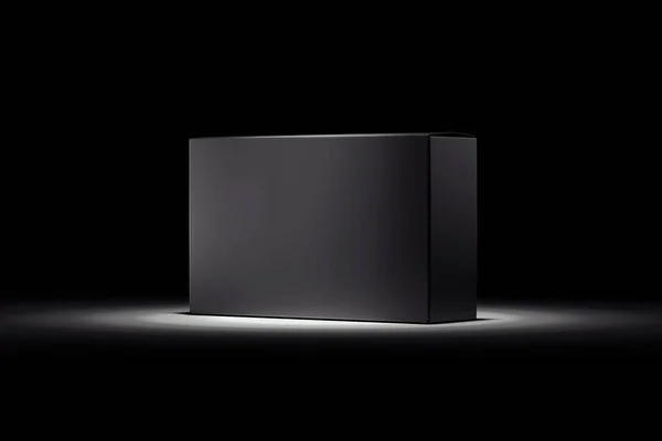 Απομονωμένη μαύρο ρεαλιστική χάρτινο κουτί σε μαύρο φόντο. 3D rendering. — Φωτογραφία Αρχείου