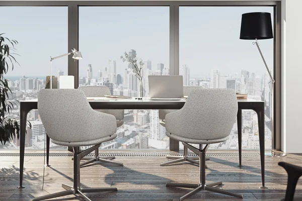 Lichte vergaderruimte met grote ramen en witte fauteuils. 3D-rendering. — Stockfoto