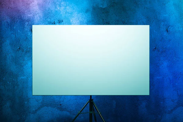 Blank Easel With White Canvas Near Multicolored Gradient Blue And Violet Walls. 3D rendering. Empty Space. Copy Space — Stock Photo, Image